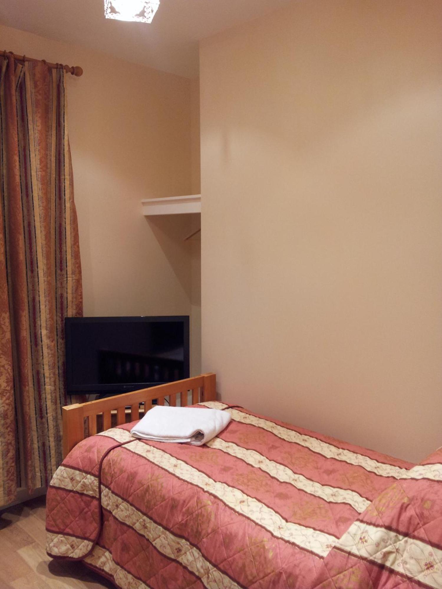 The Dharma Lodge Енфілд Екстер'єр фото